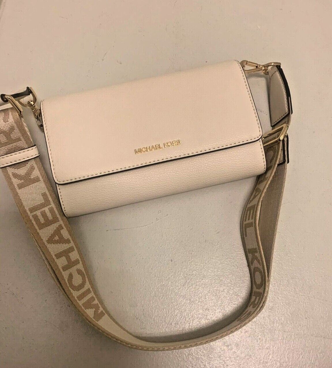 Michael Kors Women Lady Zip around Wallet Crossbody Bag Handbag Messenger Purse